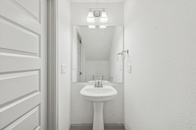 18812 Nicklaus DR, Point Venture, TX 78645