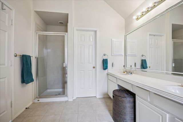 5213 Blossom Street A, Houston, TX 77007