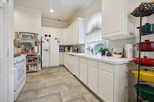 5213 Blossom Street A, Houston, TX 77007