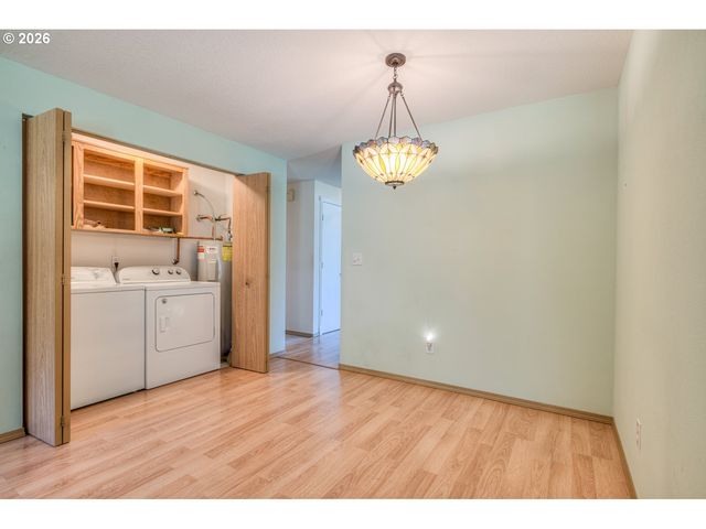 17284 KINGFISHER Dr, Bend, OR 97707