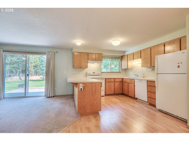 17284 KINGFISHER Dr, Bend, OR 97707