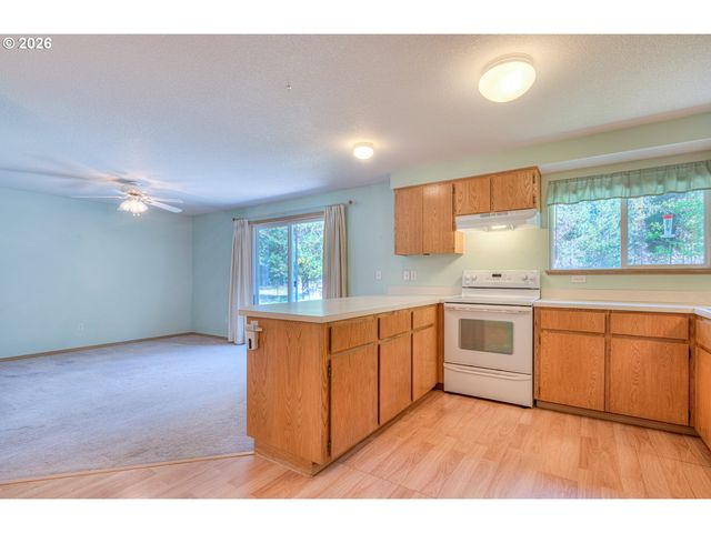 17284 KINGFISHER Dr, Bend, OR 97707