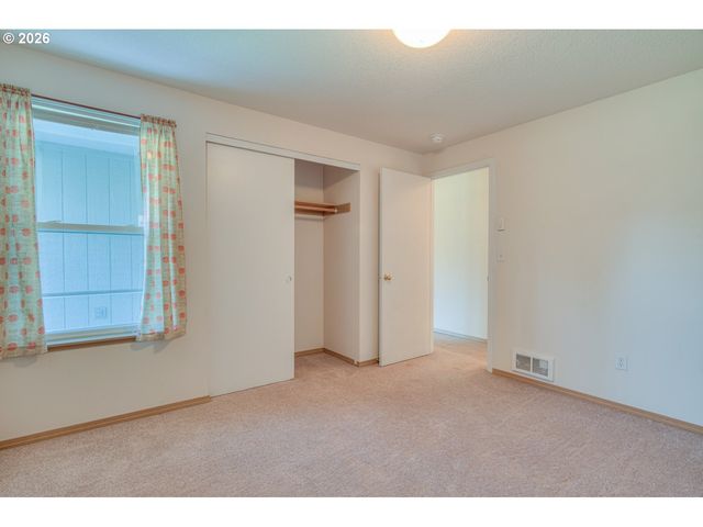 17284 KINGFISHER Dr, Bend, OR 97707