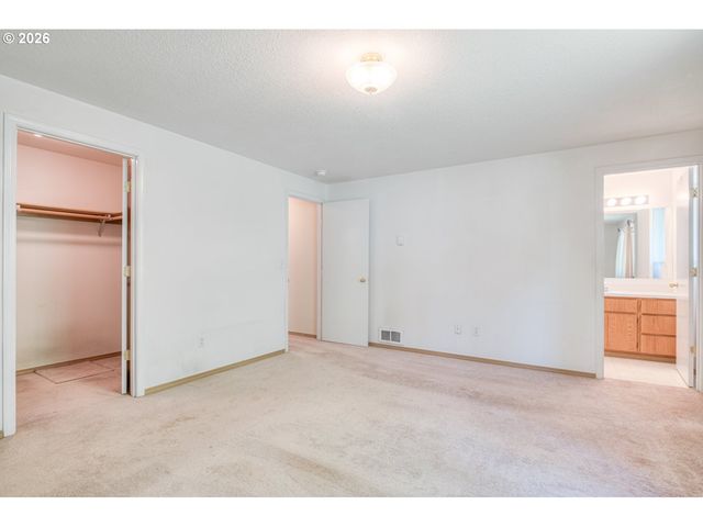 17284 KINGFISHER Dr, Bend, OR 97707