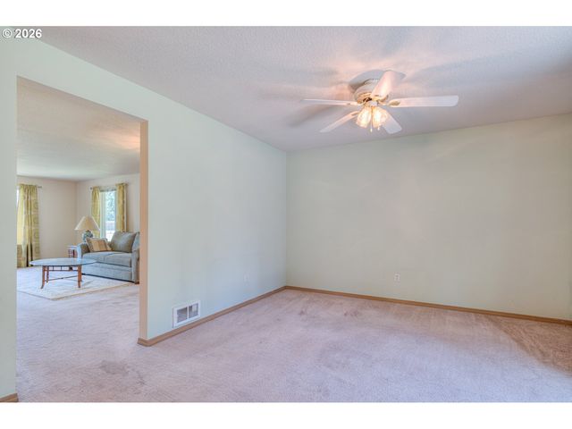 17284 KINGFISHER Dr, Bend, OR 97707