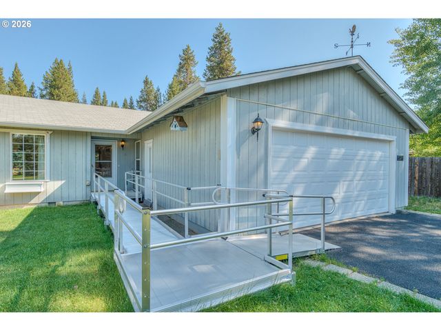 17284 KINGFISHER Dr, Bend, OR 97707
