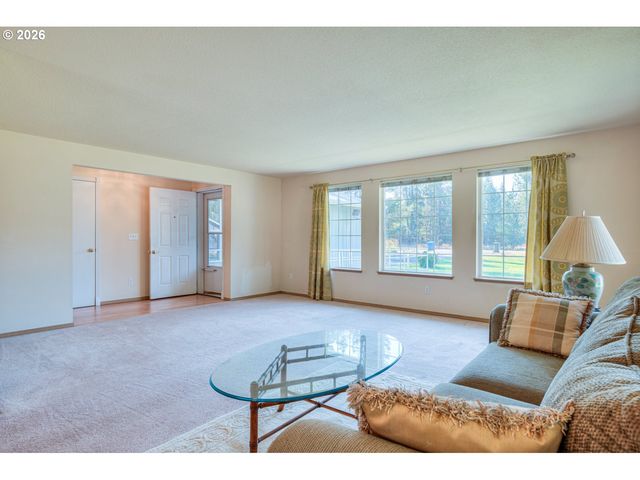 17284 KINGFISHER Dr, Bend, OR 97707