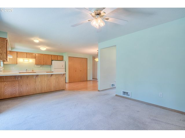 17284 KINGFISHER Dr, Bend, OR 97707