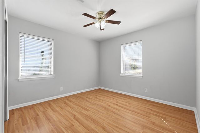 242 W Cober Drive, Grand Prairie, TX 75051