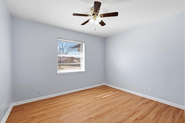 242 W Cober Drive, Grand Prairie, TX 75051