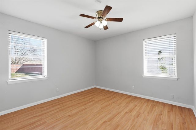242 W Cober Drive, Grand Prairie, TX 75051