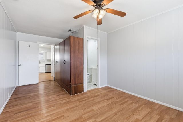 242 W Cober Drive, Grand Prairie, TX 75051