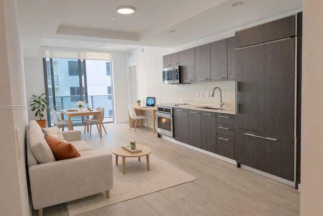 55 SW 9th St 1809, Miami, FL 33130