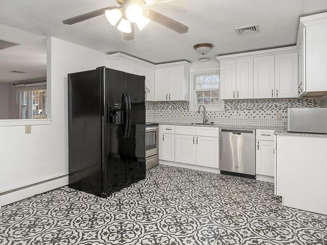 14 Endmoor Rd, Westford, MA 01886