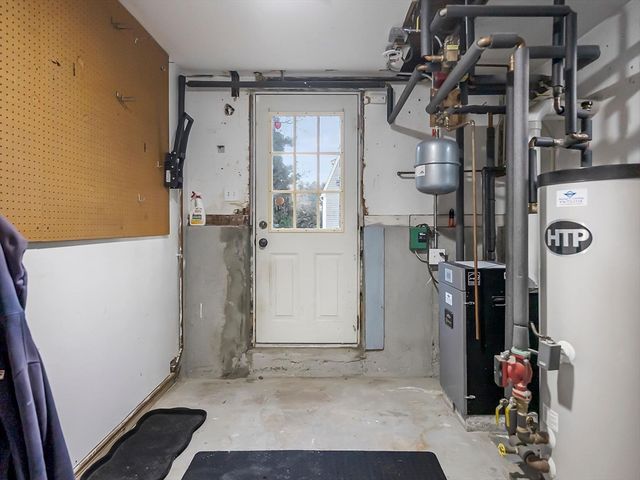 14 Endmoor Rd, Westford, MA 01886