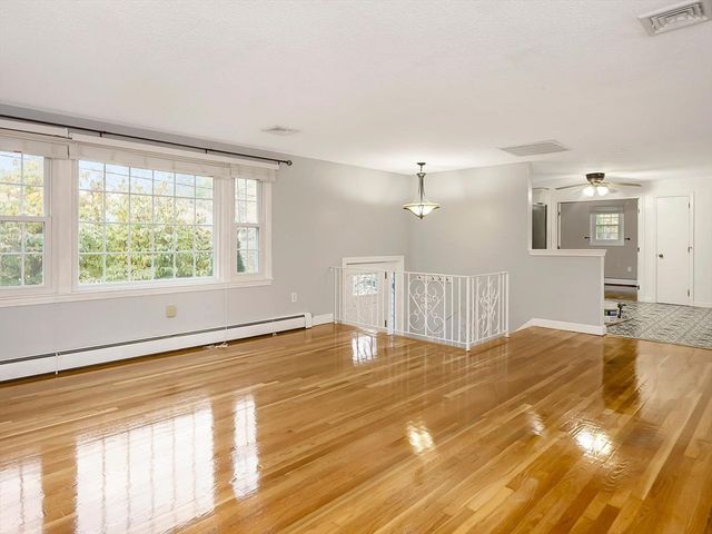 14 Endmoor Rd, Westford, MA 01886