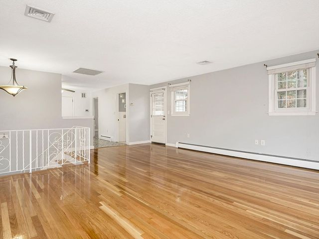 14 Endmoor Rd, Westford, MA 01886