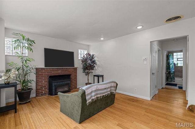 4967 Parker Avenue, St Louis, MO 63139