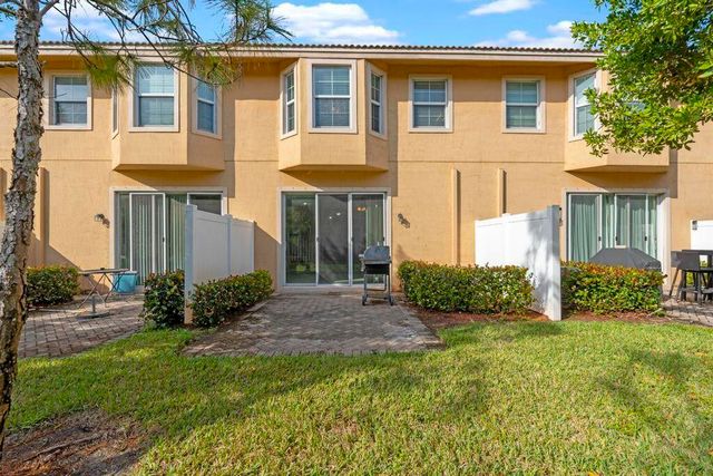 5982 Monterra Club Drive, Lake Worth, FL 33463