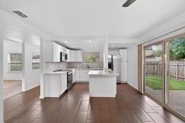 2307 Filmore Ln, Rancho Cordova, CA 95670