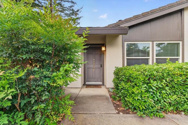 2307 Filmore Ln, Rancho Cordova, CA 95670