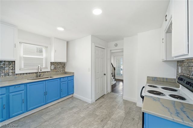 1068 Nela View Road, Cleveland Heights, OH 44112