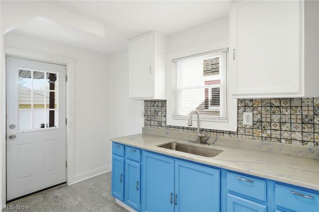 1068 Nela View Road, Cleveland Heights, OH 44112