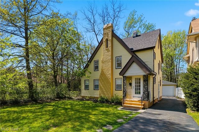 1068 Nela View Road, Cleveland Heights, OH 44112