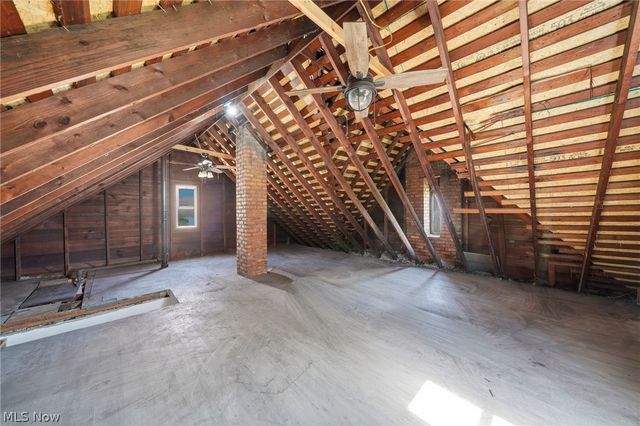 1068 Nela View Road, Cleveland Heights, OH 44112