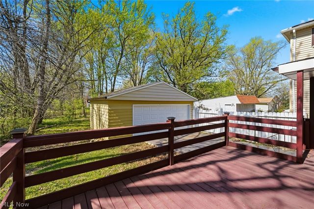 1068 Nela View Road, Cleveland Heights, OH 44112