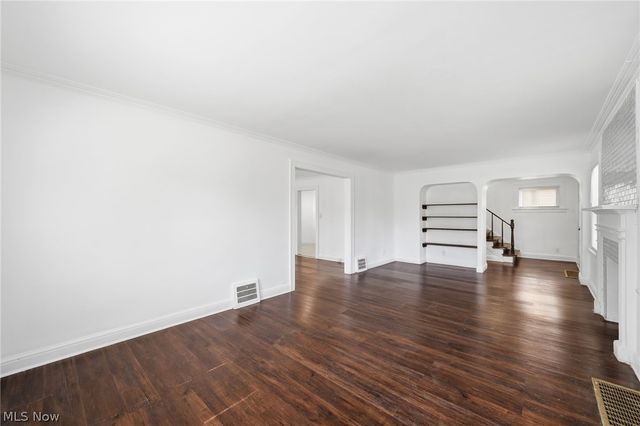 1068 Nela View Road, Cleveland Heights, OH 44112