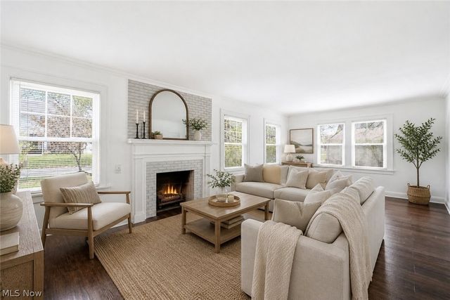 1068 Nela View Road, Cleveland Heights, OH 44112