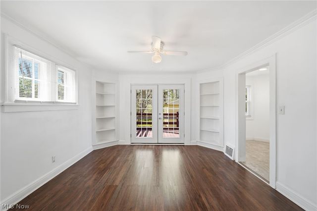 1068 Nela View Road, Cleveland Heights, OH 44112