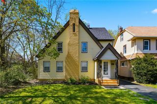 1068 Nela View Road, Cleveland Heights, OH 44112