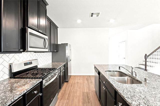 1202 Vilamoura Court, Crosby, TX 77532