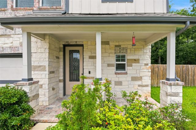 1202 Vilamoura Court, Crosby, TX 77532