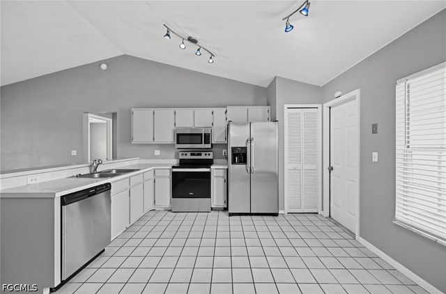 1325 SW 25th TER, Cape Coral, FL 33914