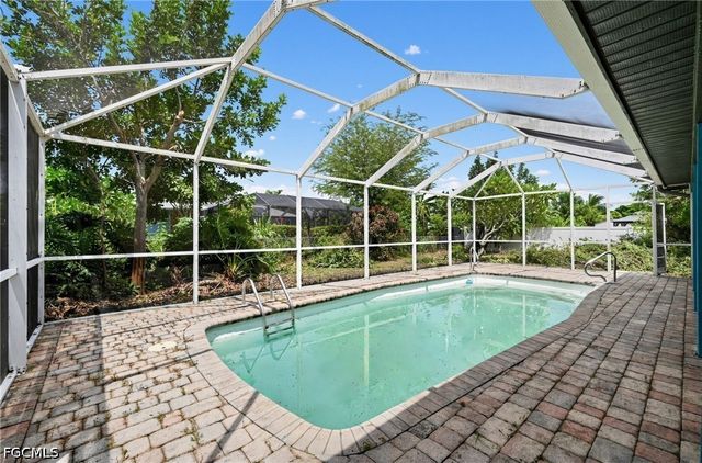 1325 SW 25th TER, Cape Coral, FL 33914