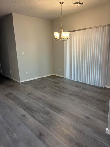 6121 Strand Loop SE, Albuquerque, NM 87106