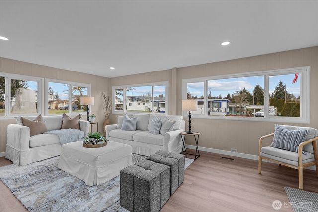 18501 52nd Avenue W #83, Lynnwood, WA 98037