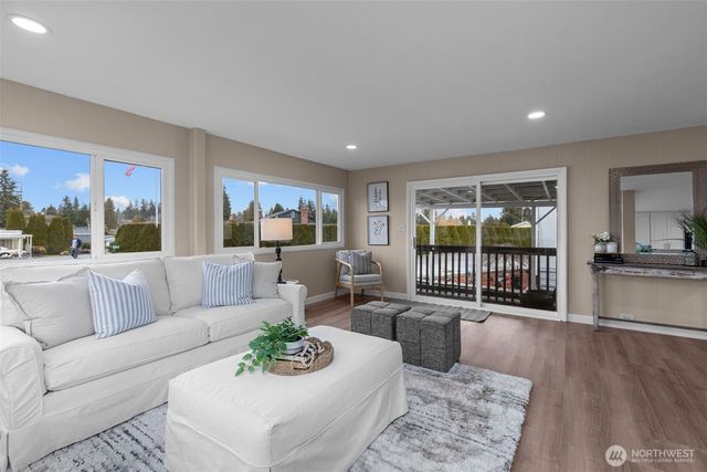 18501 52nd Avenue W #83, Lynnwood, WA 98037