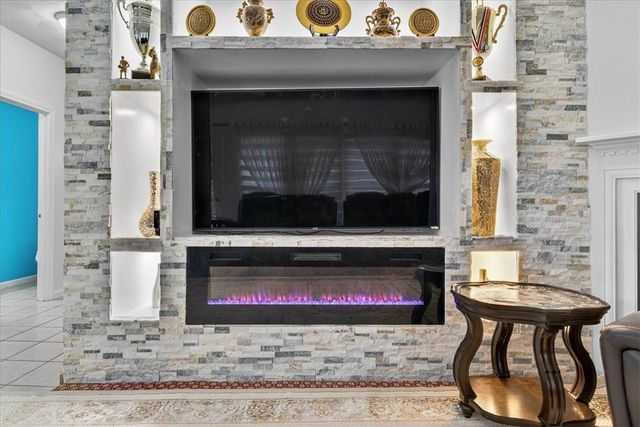 14 Audubon Lane, Coventry, RI 02831