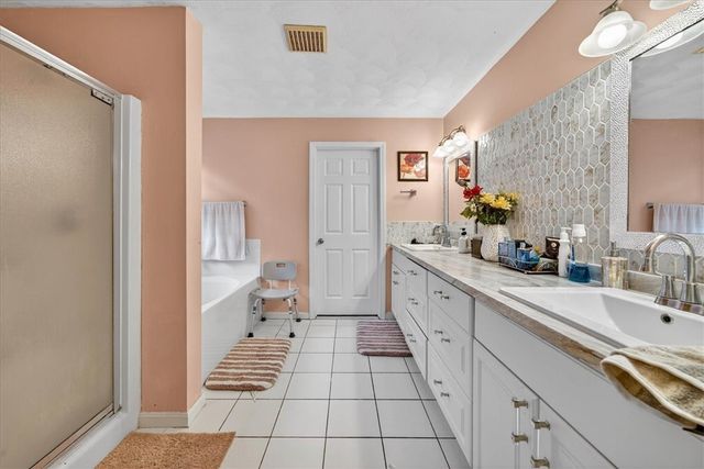 14 Audubon Lane, Coventry, RI 02831