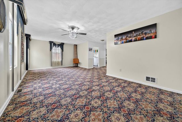 14 Audubon Lane, Coventry, RI 02831