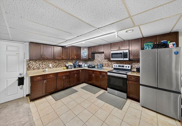 14 Audubon Lane, Coventry, RI 02831