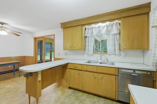 65 Church Street, Ludlow, MA 01056