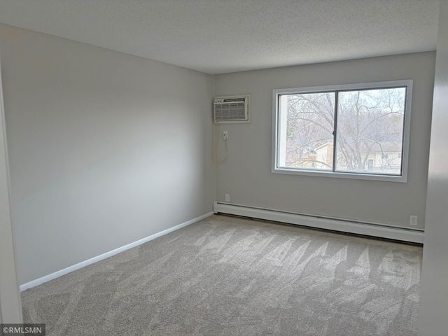 2801 Flag Avenue N 323, New Hope, MN 55427