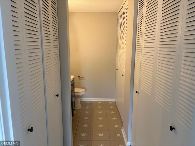 2801 Flag Avenue N 323, New Hope, MN 55427