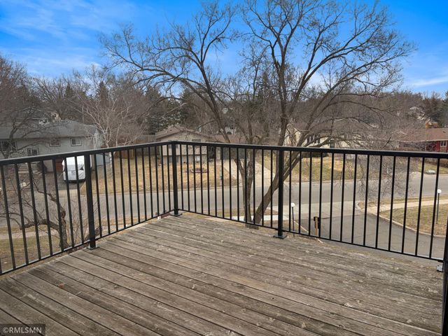 2801 Flag Avenue N 323, New Hope, MN 55427