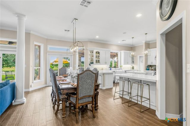 306 Creekridge Drive, Victoria, TX 77904